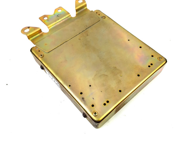 Блок управления двигателем Блок управления MD330975, E2T63973 Mitsubishi FTO