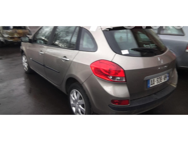 Ручка стеклоочистителей 8201590631 Renault Clio III