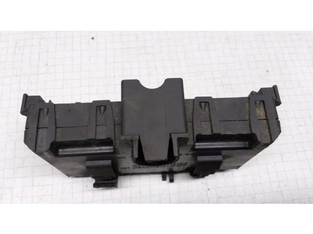 Pojistková skříňka A2035450301, A2035450803 Mercedes-Benz C W203 2000