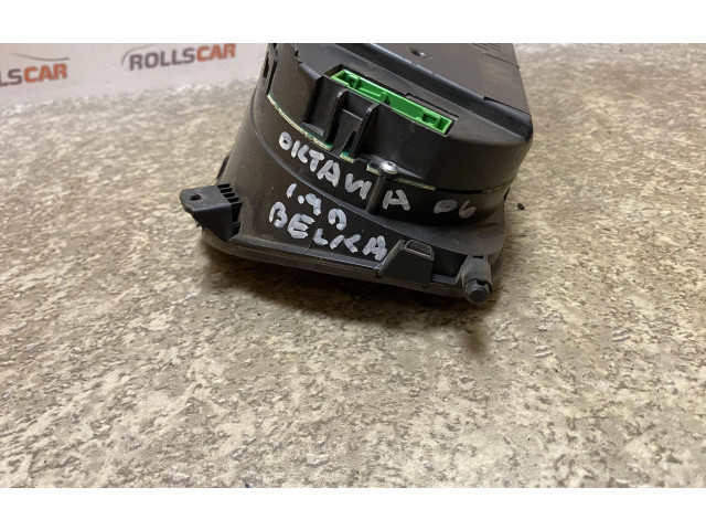 Панель приборов 1U0920811J, 81071428 Skoda Octavia Mk2 (1Z)