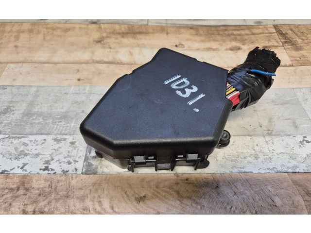 Блок предохранителей     Audi A6 S6 C5 4B    