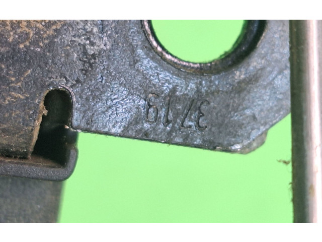 Zámek zadních dveří Volkswagen Caddy 2010