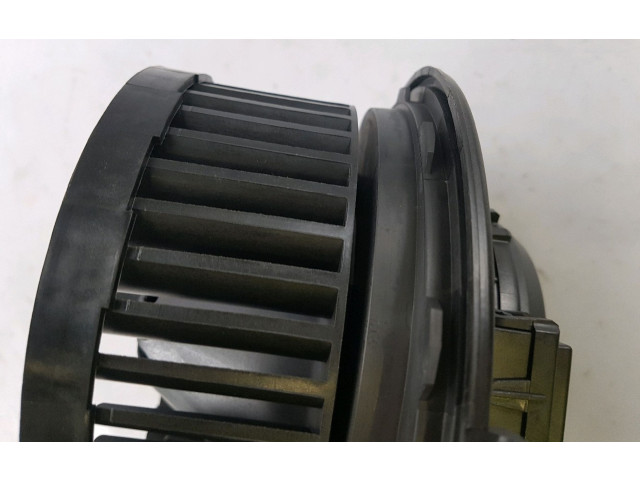 Вентилятор печки    5WB819015A, R0-1624J   Volkswagen Golf VIII