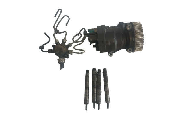 Топливная рампа 8200553570, 9303Z111B Renault Clio II