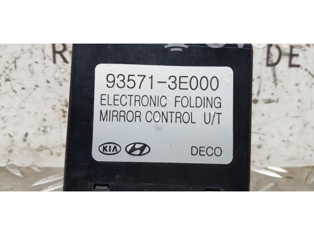 Блок управления двигателя 935713E000 KIA Sorento