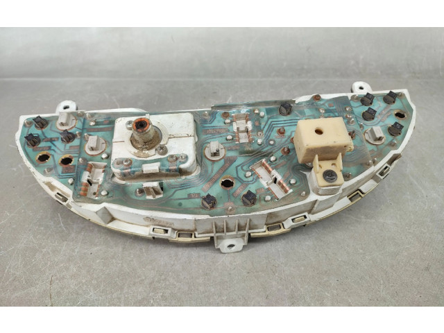 Панель приборов 19663701 Nissan Vanette