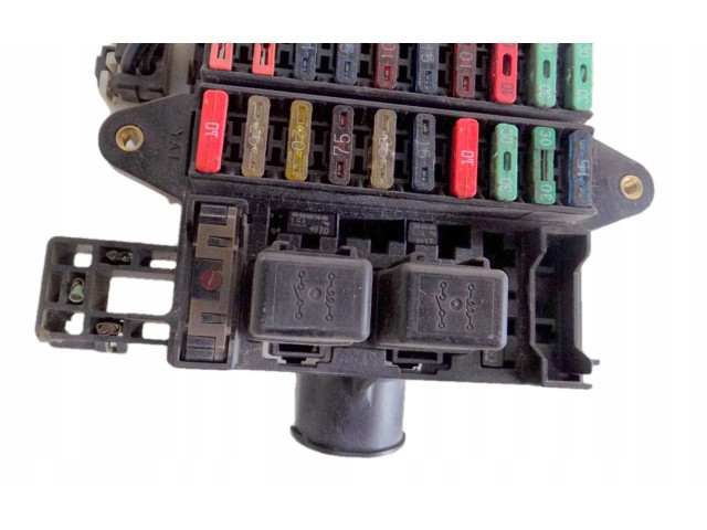 Pojistková skříňka Opel Monterey 1995