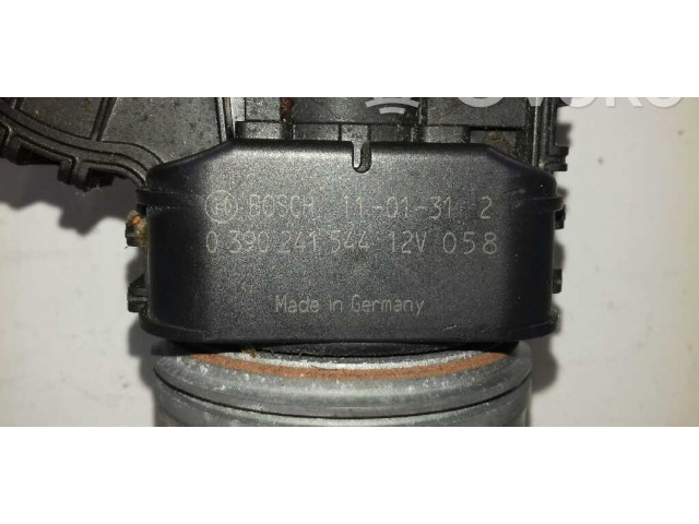 Двигатель стеклоочистителей 0390241544   Dacia Duster