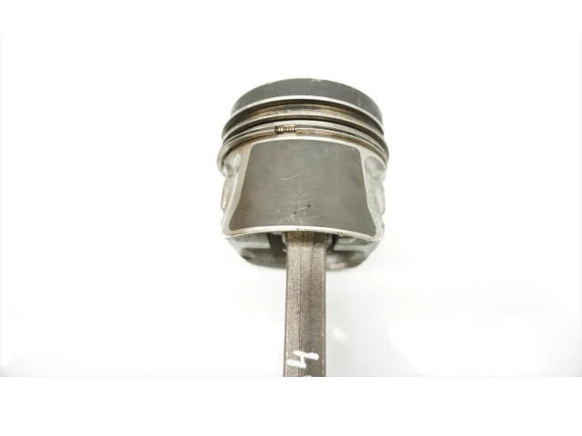  Поршень с шатуном    Volkswagen Golf Cross  