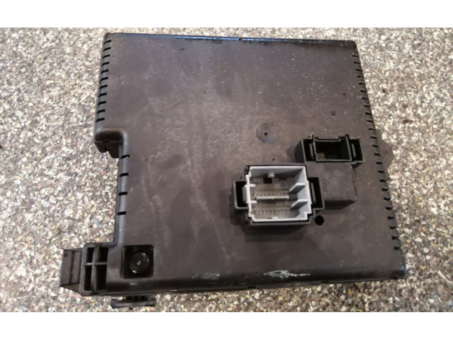 Блок предохранителей 8645364, 518323019   Volvo V70    