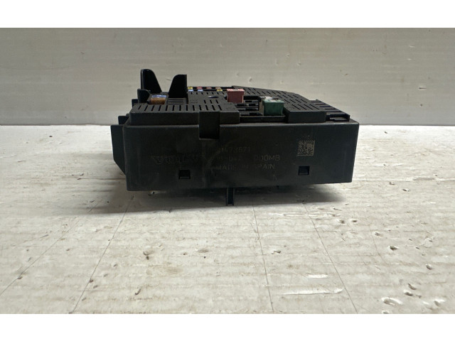 Блок предохранителей 31473571   Volvo XC90    