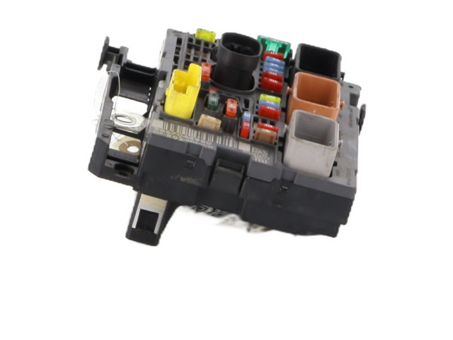   Pojistková skříňka 9807028580   Peugeot 3008  2010