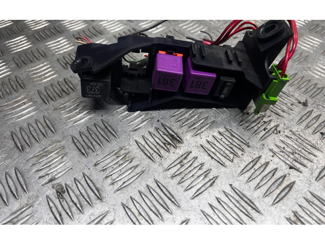 Pojistková skříňka 4E0937503B Audi A8 S8 D3 4E 2004