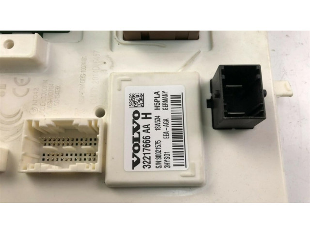 Блок предохранителей  32217666AA, K818   Volvo XC90    