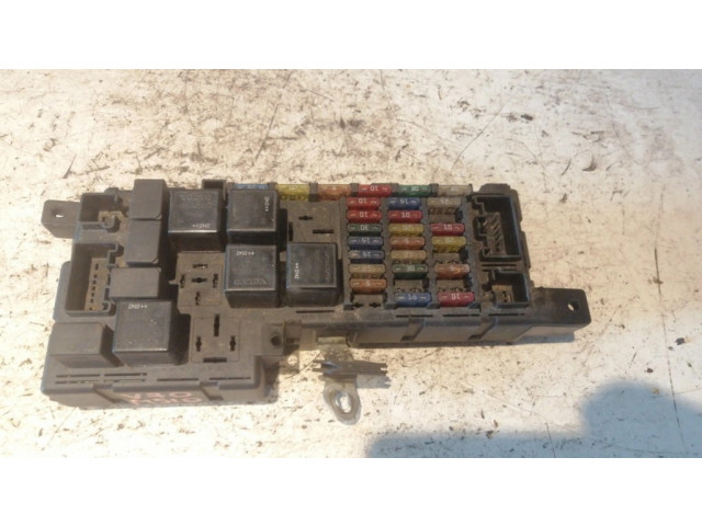 Блок предохранителей 518323324   Volvo V70    