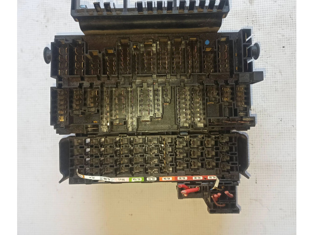 Блок предохранителей 357937039 Volkswagen Transporter - Caravelle T4