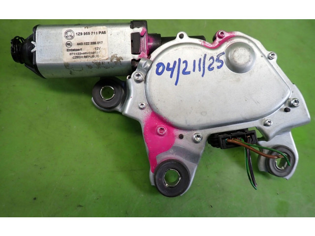 Моторчик заднего дворника     Skoda Octavia Mk2 (1Z)