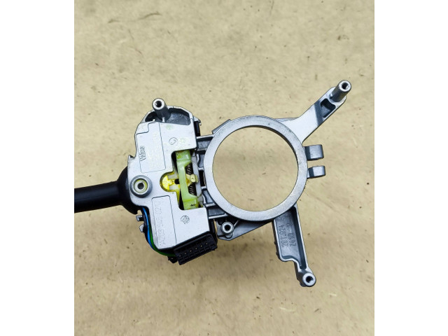 Ручка стеклоочистителей A2035450210 Mercedes-Benz C W203