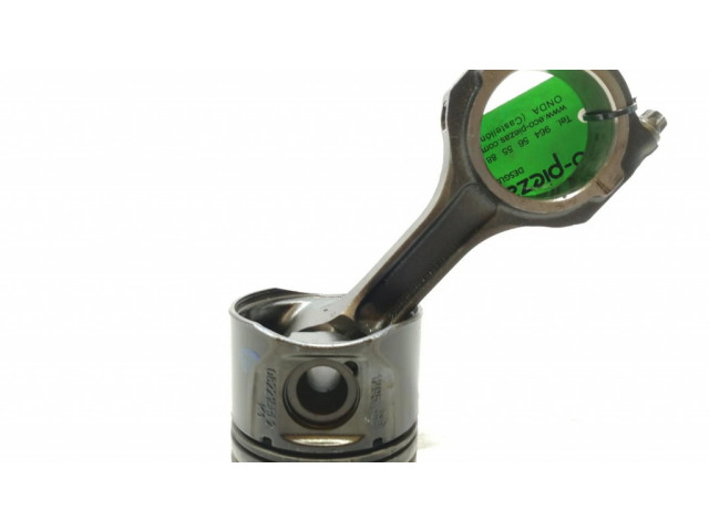 Píst 082216R12 Ford Connect pro naftový motor 1.8