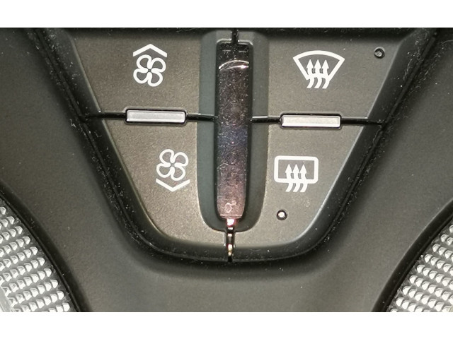 Блок управления климат-контролем 84078980, 000235226   Chevrolet Camaro