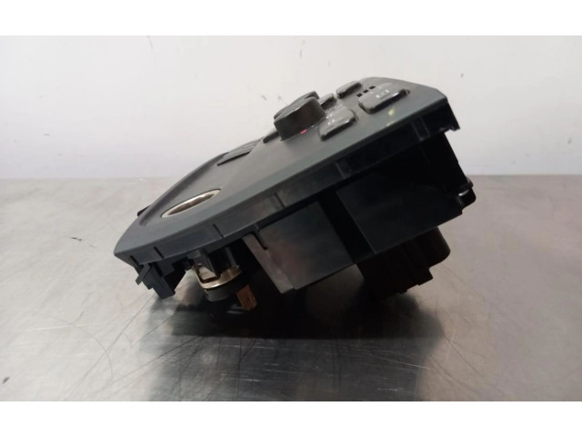 Блок управления климат-контролем 8691876   Volvo V70