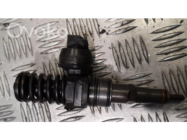 Форсунка 038130073ag    Skoda Octavia Mk2 (1Z) для дизельного двигателя  1.9