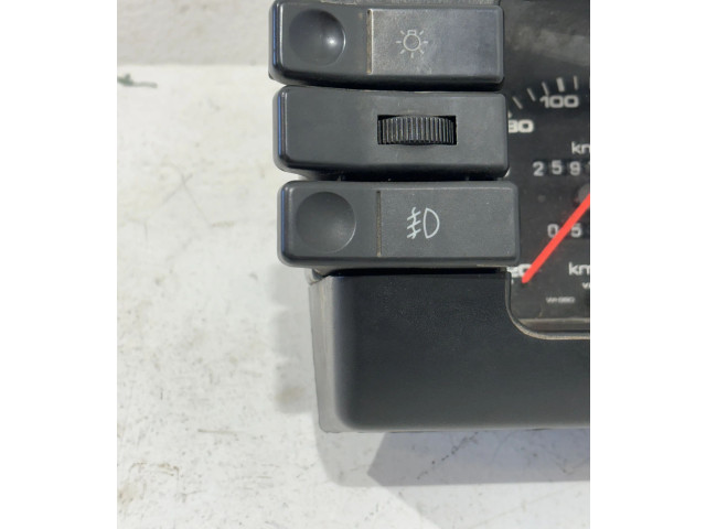 Přístrojová deska Audi 80 90 B2 1985 88471066