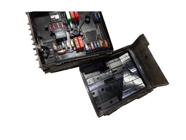 Блок предохранителей 1K0937132F, 1K0937540A Volkswagen Caddy