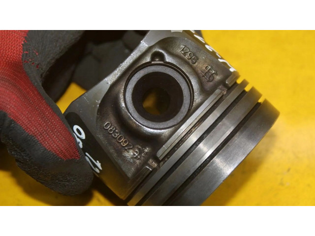 Píst Mercedes-Benz S W221