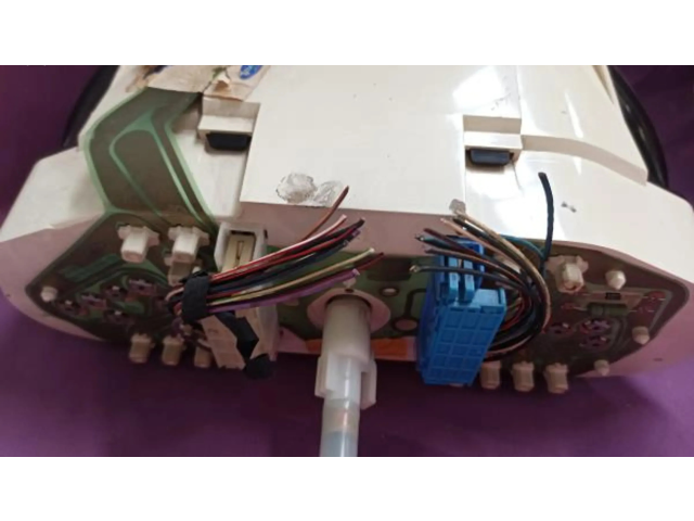 Přístrojová deska Peugeot 504 96FB-10838-BA