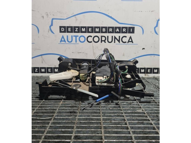 Блок управления климат-контролем    Mitsubishi L200