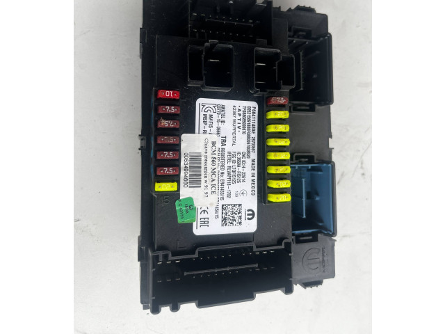 Блок предохранителей P68411148AE, 28703697 Jeep Compass