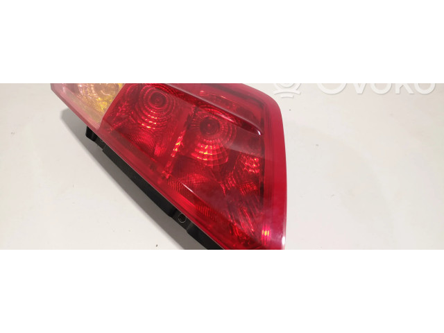Задний фонарь правый 27460202, 51701590 Fiat Grande Punto