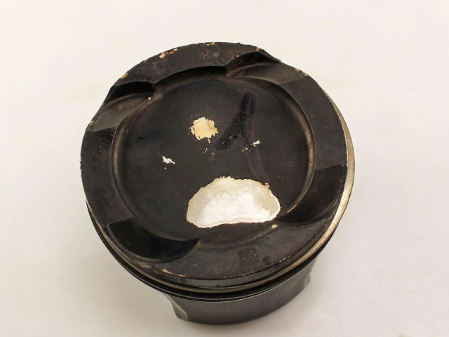 Píst 821209   BMW 3 G20 G21  pro benzínový motor 3.0  