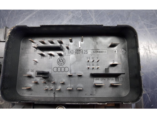 Блок предохранителей 1KO937125 Audi A3 S3 8L