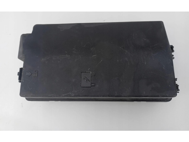 Ящик предохранителей (комплект)    Chevrolet Camaro