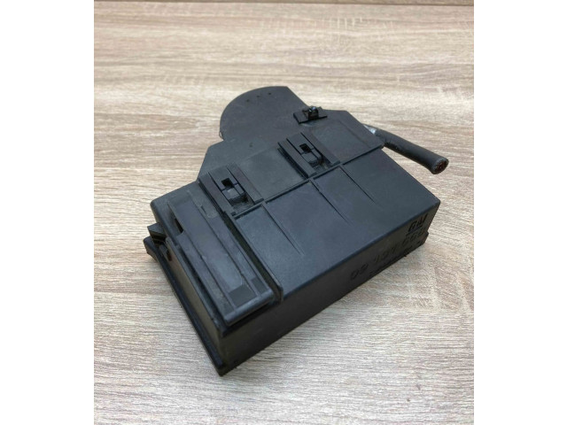 Pojistková skříňka 09131668 Opel Zfira A 1999