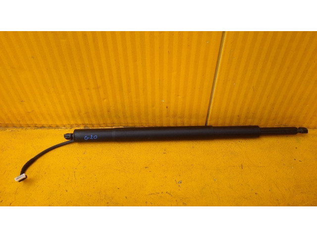 Притягиватель задней крышки