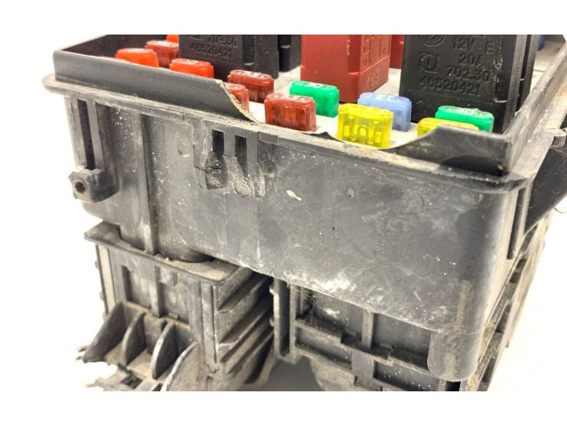 Блок предохранителей 51737884 Fiat Grande Punto