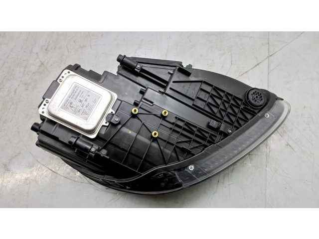 Деталь передней фары