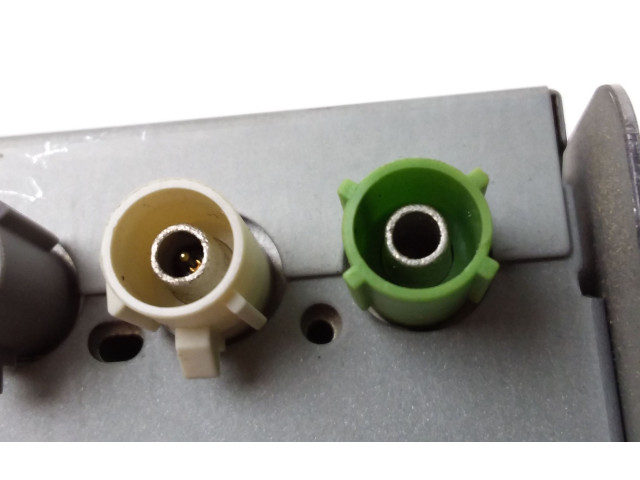 Радио/ проигрыватель CD/DVD / навигация