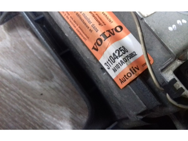 Подушка безопасности водителя 586000660227, 31104258 Volvo V70