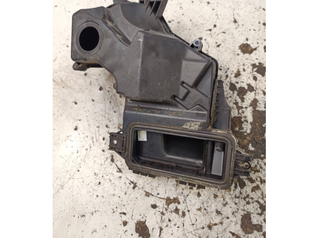 Блок предохранителей     Audi A6 S6 C6 4F    