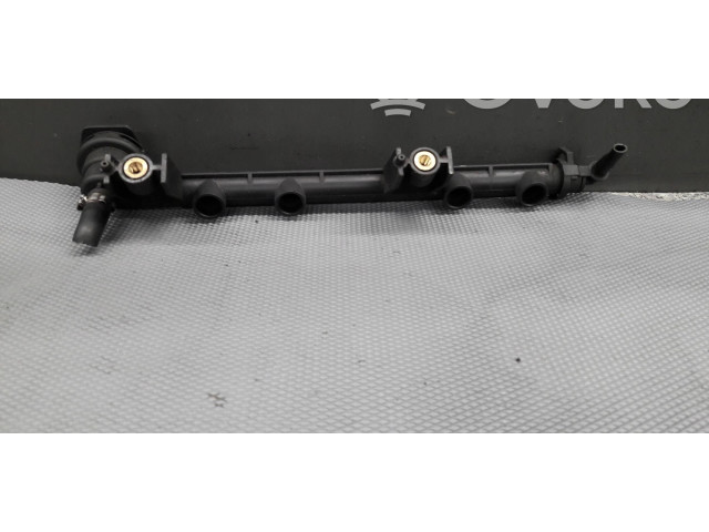 Топливная рампа 7700870914   Renault Clio II  