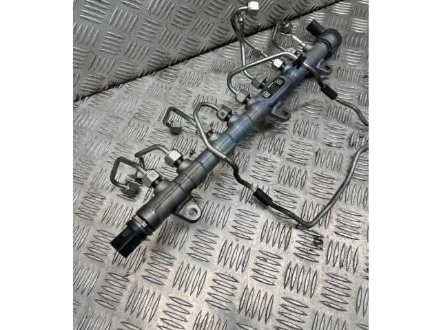 Vstřikovací lišta 8571569, 000443 BMW 5 G30 G31 B57D30A