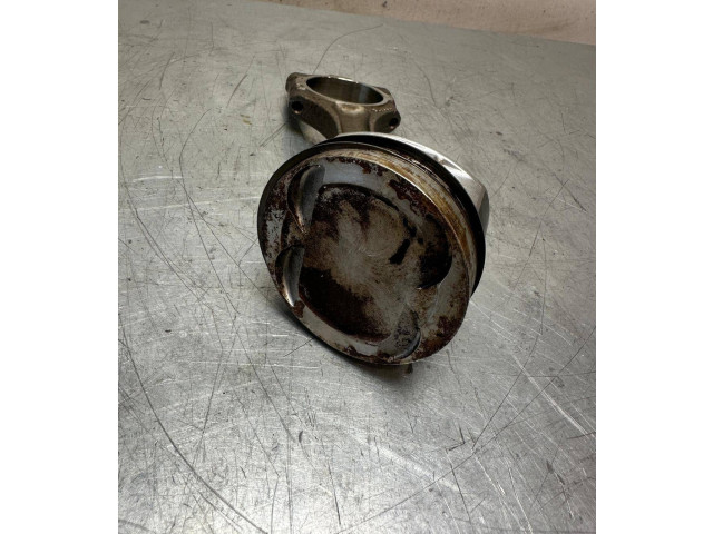  Поршень с шатуном AAA 021e  Volkswagen Golf III  