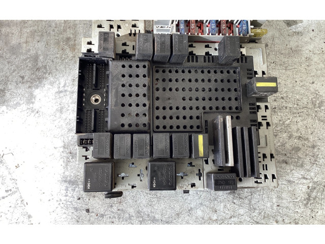 Блок предохранителей 30679527, 04W051   Volvo XC90    