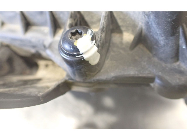 Блок предохранителей  8200683706   Renault Clio III    