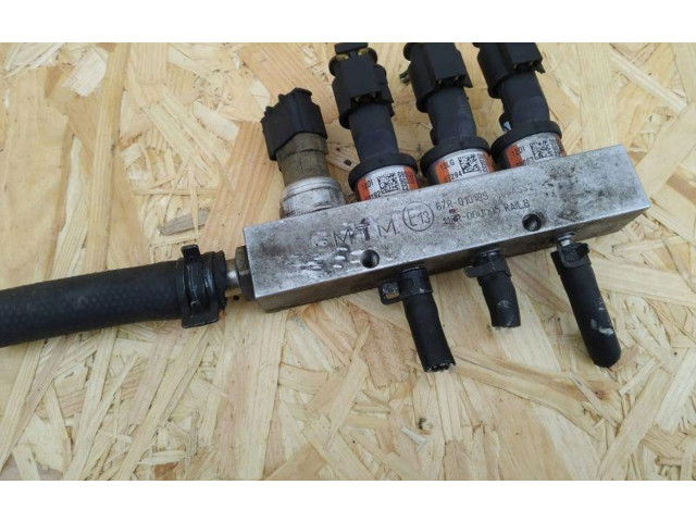 Топливная рампа 67R010185   Subaru Forester SF  