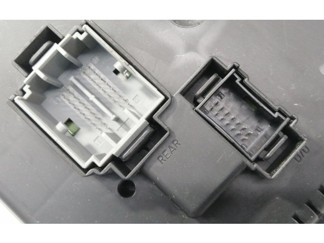 Блок предохранителей 28080156 Volvo XC90